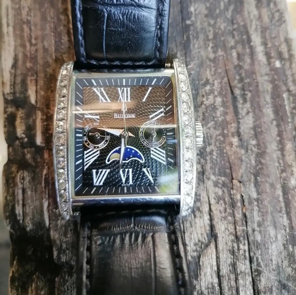 Bulova - Picture 2 of 2